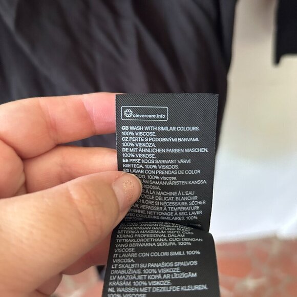 H&M Shift Dress Womens Small Black Long Sleeved Oversized LBD - Picture 4 of 5